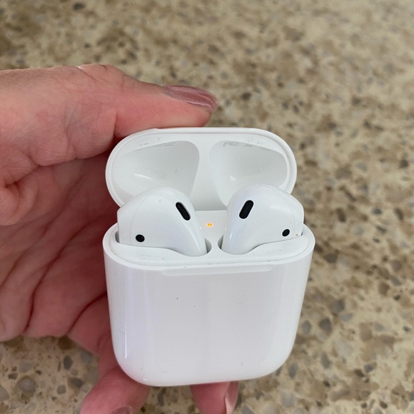 Apple AirPods Wireless Earbuds - Picture 1 of 11